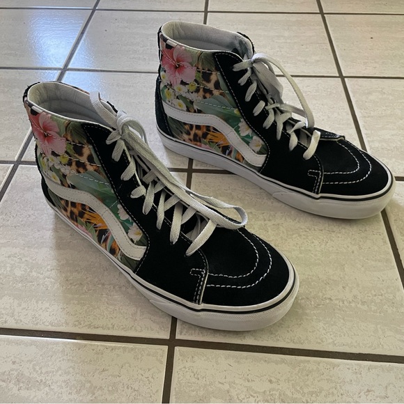 Hawaiian floral cheetah high top Vans, like new. - Picture 3 of 4